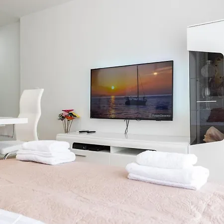 Апартаменты Royal Luxe *