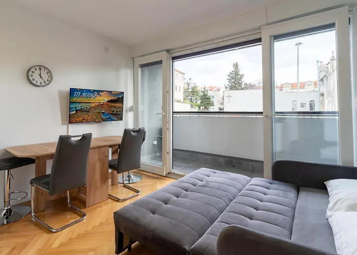 Royal Luxe 아파트 *